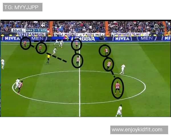 赛后复盘：西安网球队与重庆网球队速度较量的精彩瞬间与战术分析