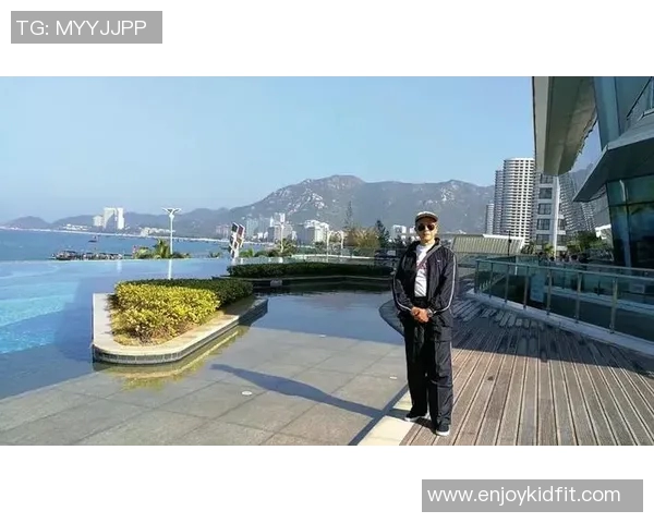 重庆乒乓球队的节奏与风采探秘:从训练到比赛的全景观察 重庆乒乓球队的节奏与风采探秘:从训练到比赛的全景观察